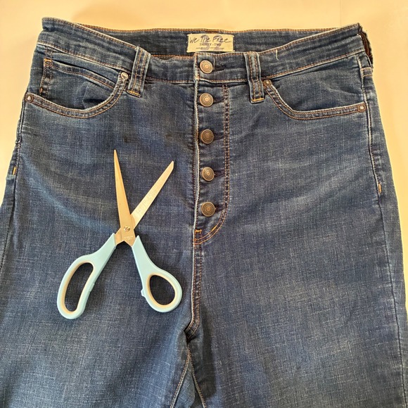 We The Free Free People Just Float On Flare Jeans Blue Wash Size 32 70s Boho - Picture 9 of 10